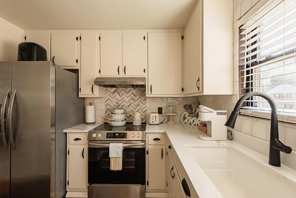 Elegant Townhome Retreat With King Bed Near I-10, Capitol, Fsu & Famu Tallahassee Exterior foto